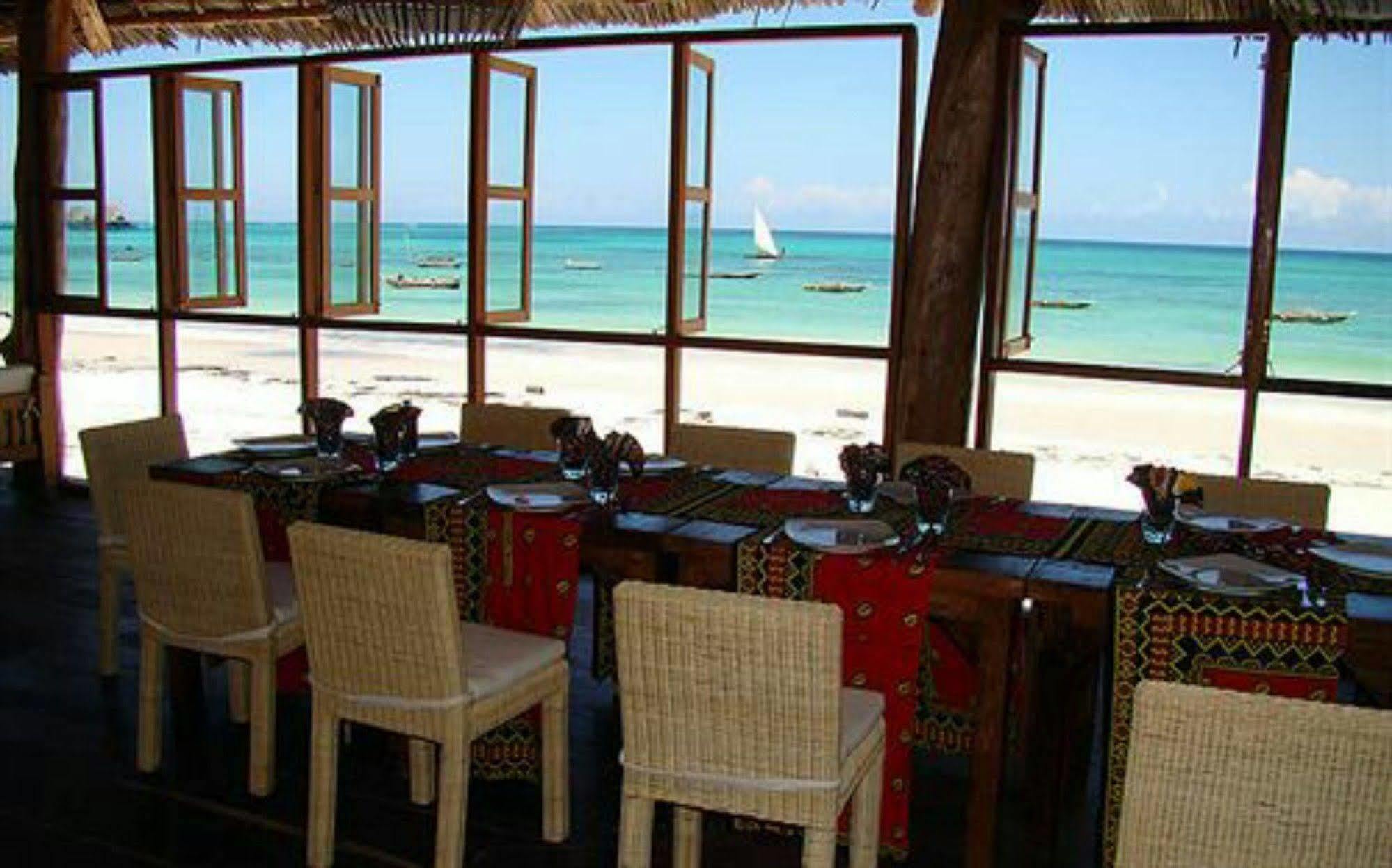Готель Albatross Ocean View Dongwe Екстер'єр фото